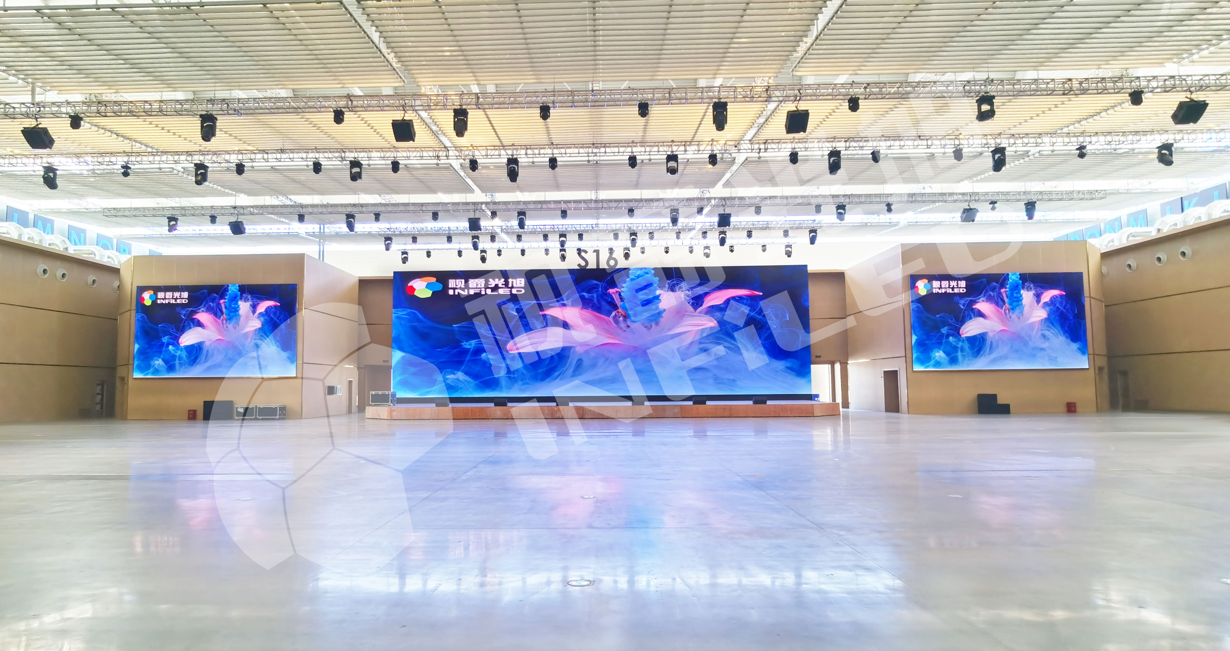 视爵光旭为国家会展中心（天津）设计安装的LED显示正式点亮
