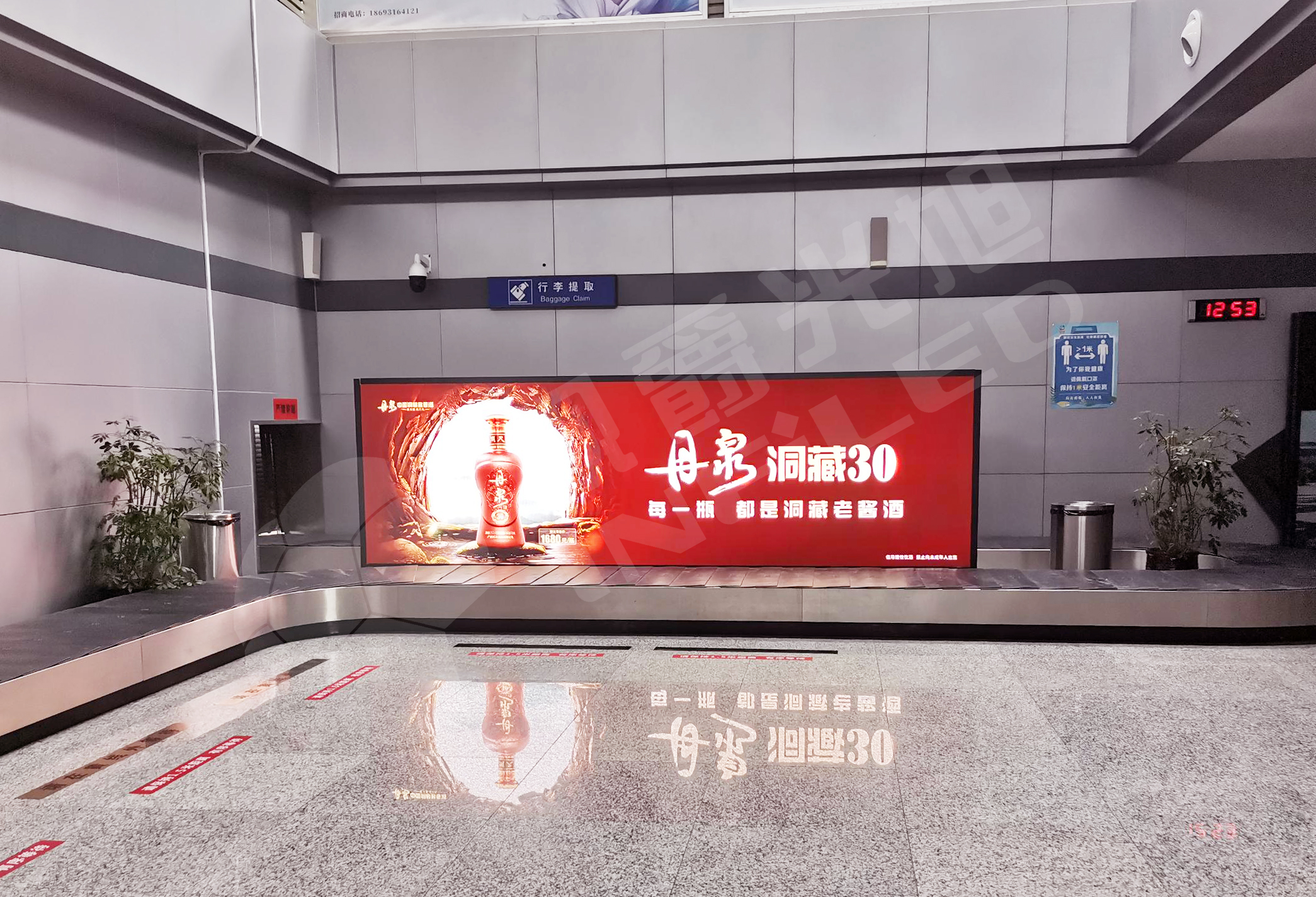视爵光旭高清LED显示屏为张掖甘州机场打造行李岛信息广告屏
