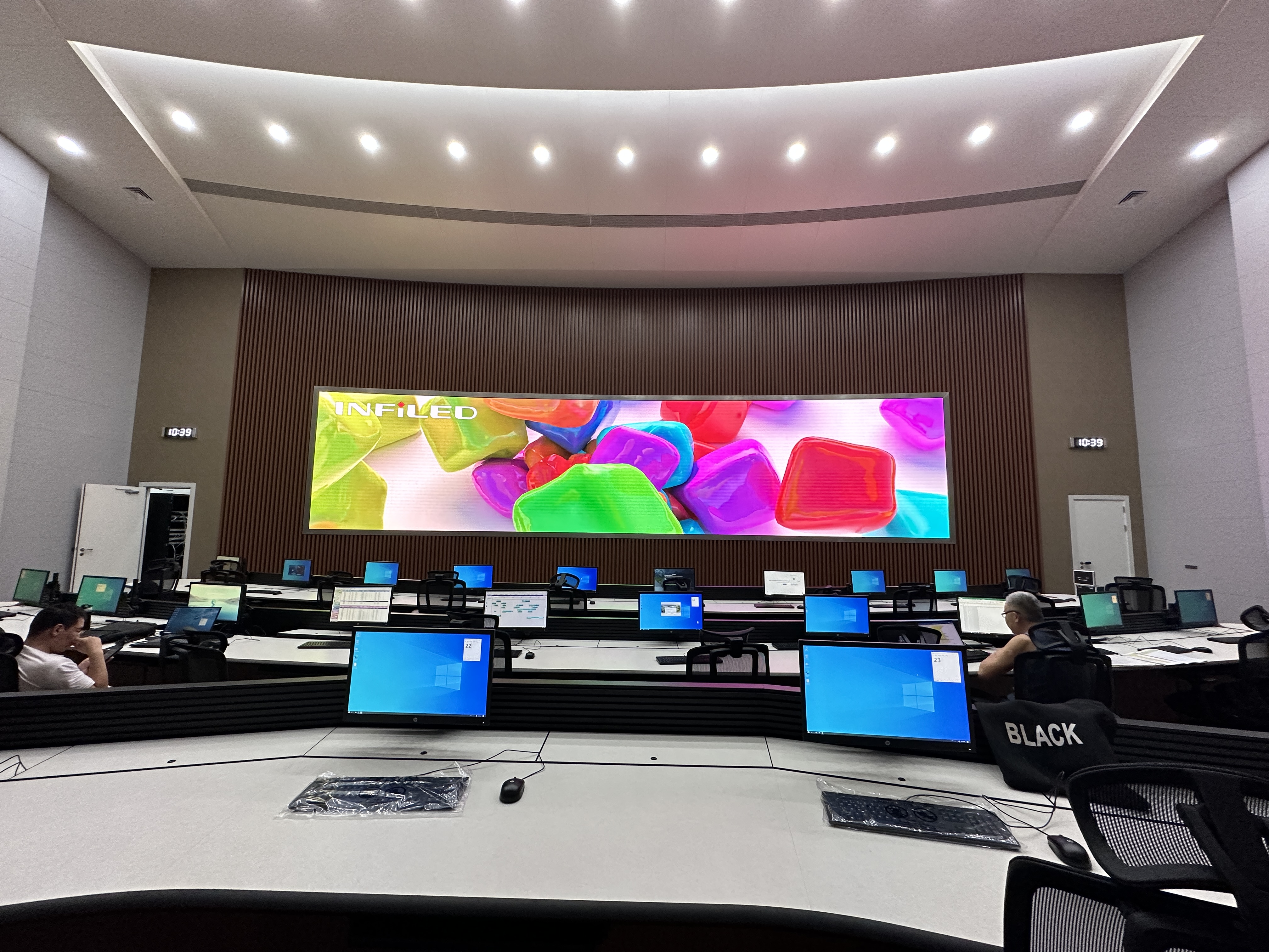 视爵光旭安哥拉内图博士国际机场LED显示屏项目AOC机场管理中心