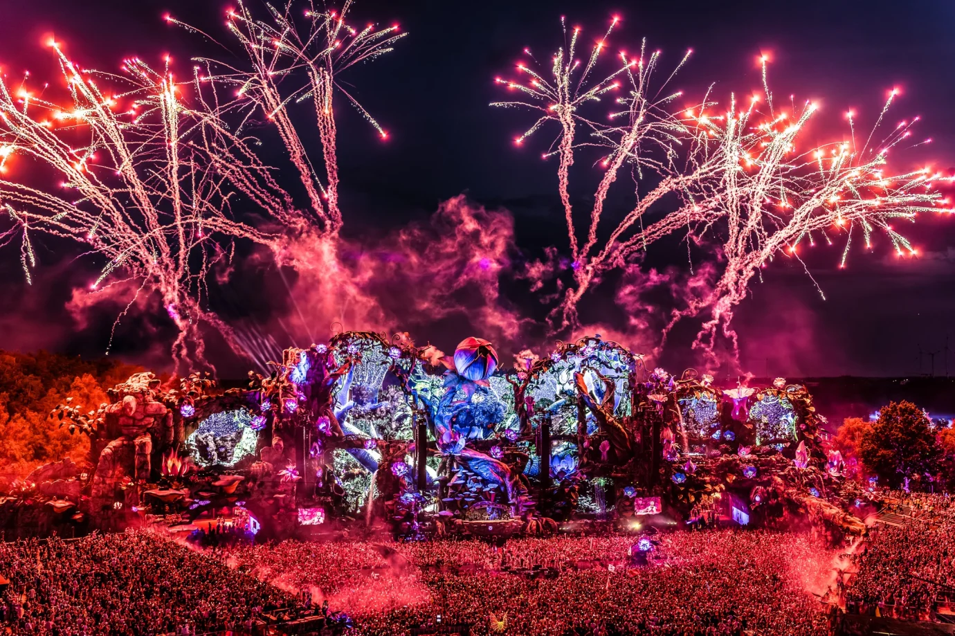 全球首个5G舞台租赁方案 | 视爵光旭精彩亮相Tomorrowland 2024